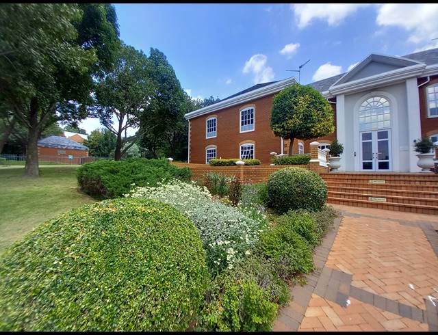 355M² OFFICE TO LET IN BRYANSTON